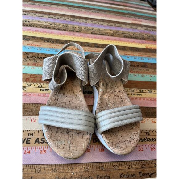 Donald Pliner Women’s 8 Shaye Ankle Strappy Sandals Metallic Tan Cork - Picture 2 of 10